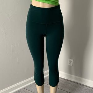 Old navy high rise crop leggings size M #